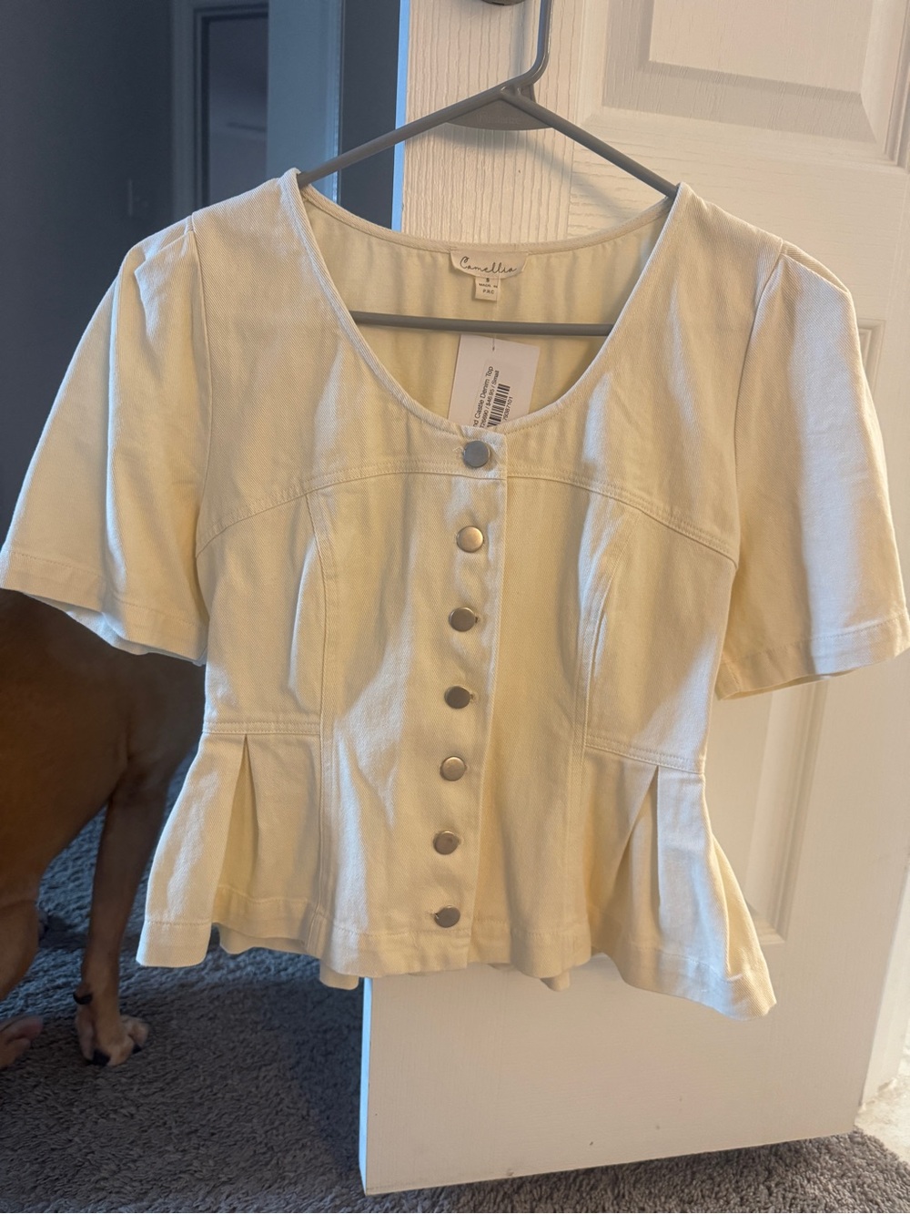 Women’s Cream Short-Sleeve Button Front Peplum Blouse